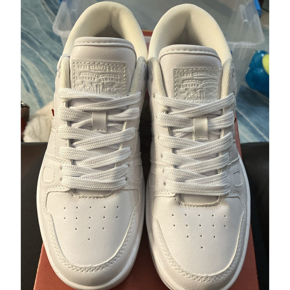NIB! Levi's White Women's Basketball Lo Shoes Size 6.5 Tumbled UL White Mono‎